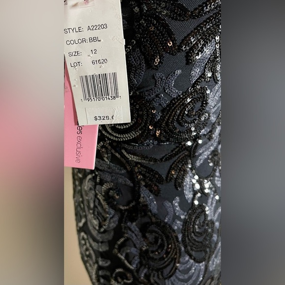 Aqua | Black Sequin Long Gown | Figure Hugging Dress | Women’s 12 - Picture 6 of 6